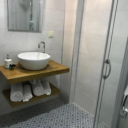 Veria Hotel 2*